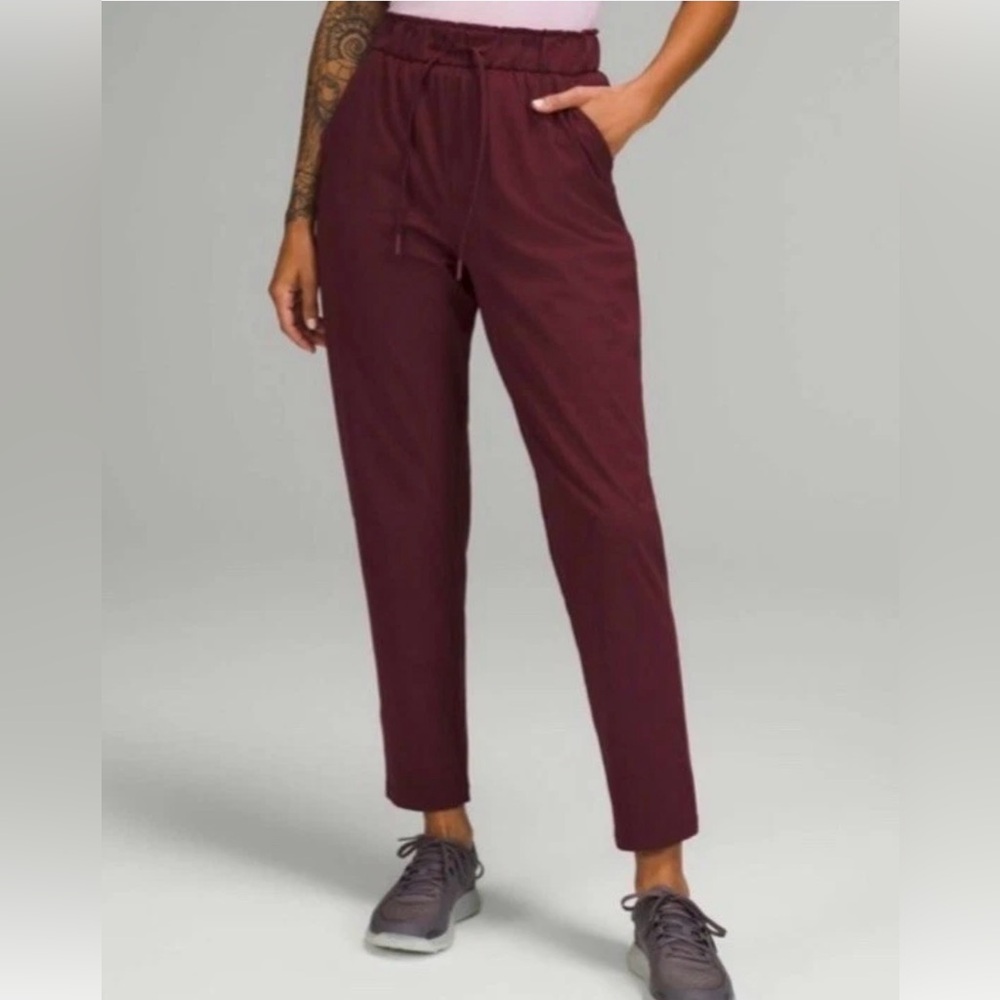 Lululemon Stretch High Rise 7/8 Length Pant 25" Red Merlot Paperbag Waist Size 4